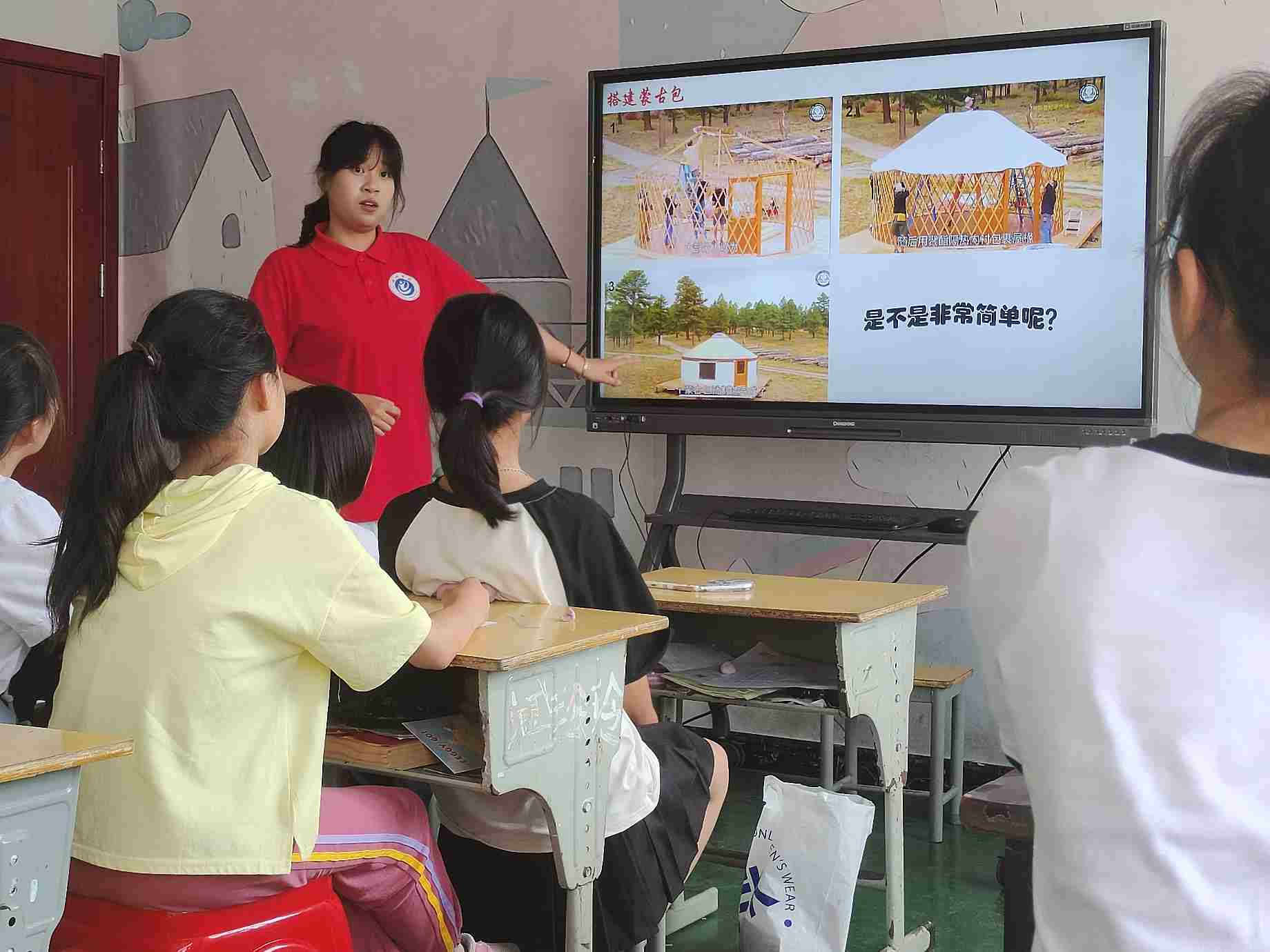 池州学院学子“踏丁香，传知识”