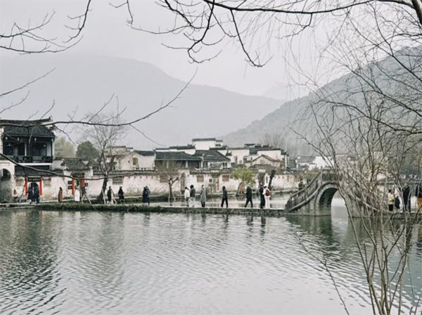 福建农林大学“探寻徽州文化，弘扬古 韵新风 ”实践研学队伍开展寒假社会  实践——探索徽派建筑技艺， 体悟非遗民俗文化
