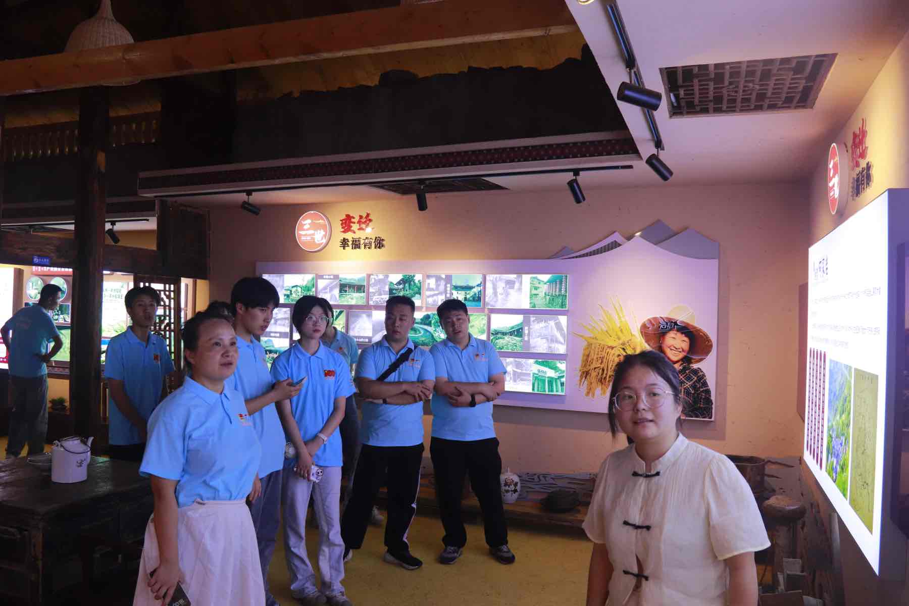 民族团结筑梦行，乡村振兴焕新彩